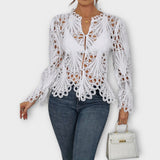 Rikke – Elegant Bluse med Hæklede Detaljer
